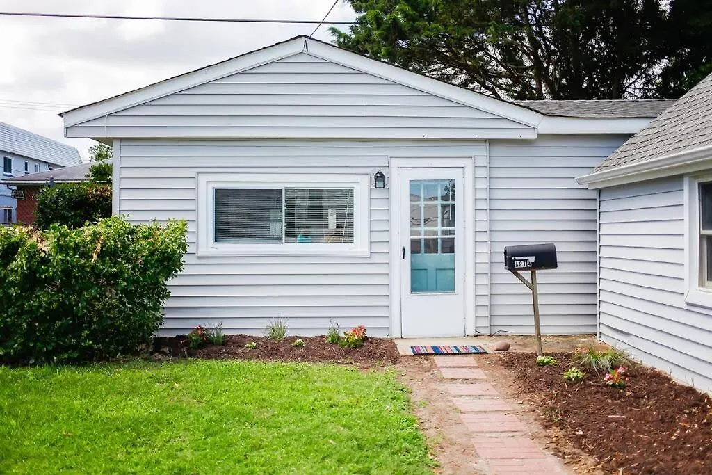 Sunny Cottage At Ocean View Beach Norfolk Villa
