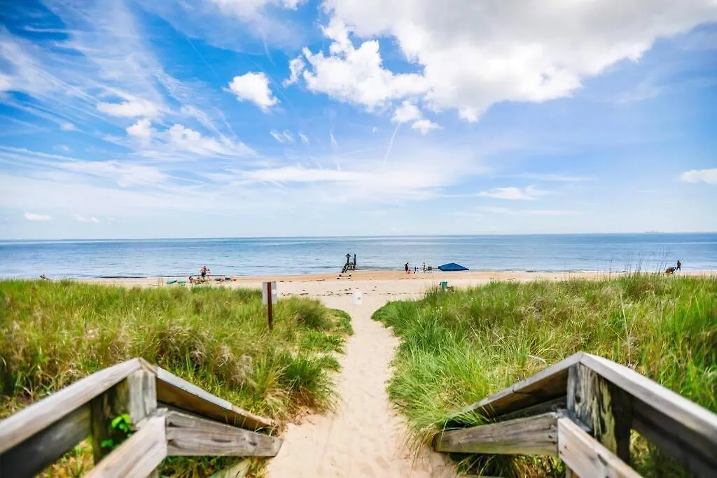Sunny Cottage At Ocean View Beach Norfolk United States