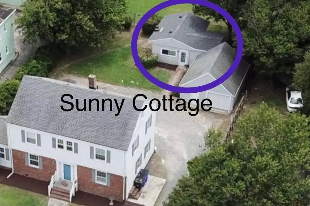 Sunny Cottage At Ocean View Beach Norfolk Villa