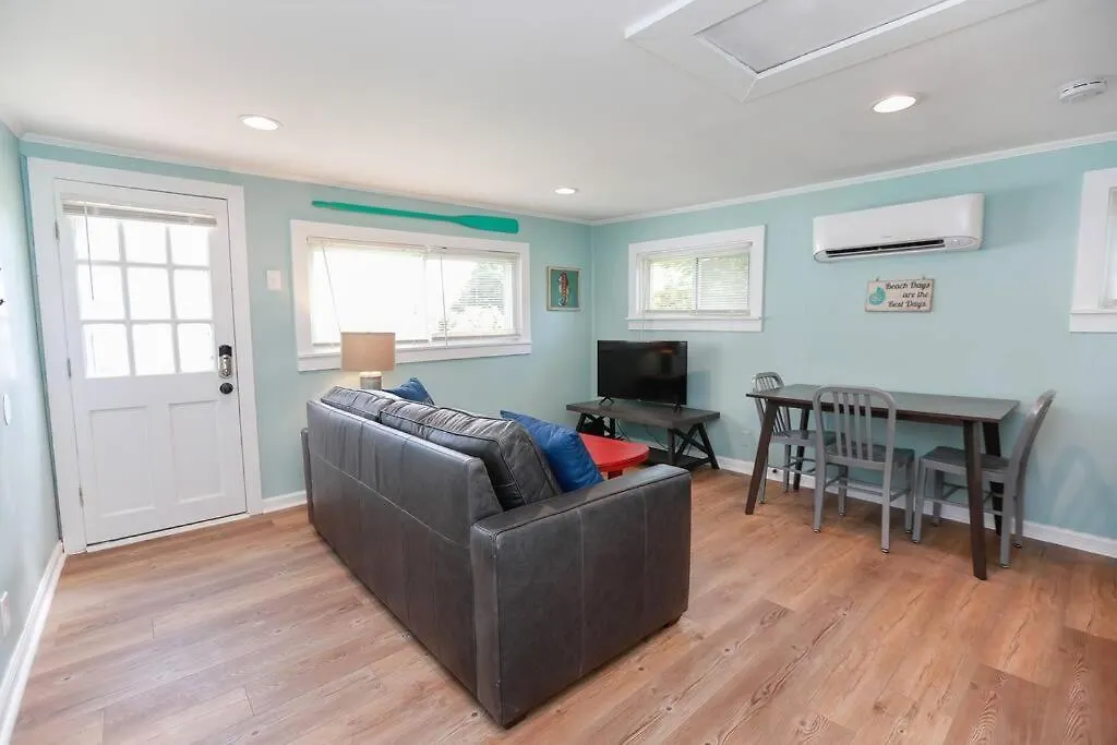 Villa Sunny Cottage At Ocean View Beach Norfolk United States